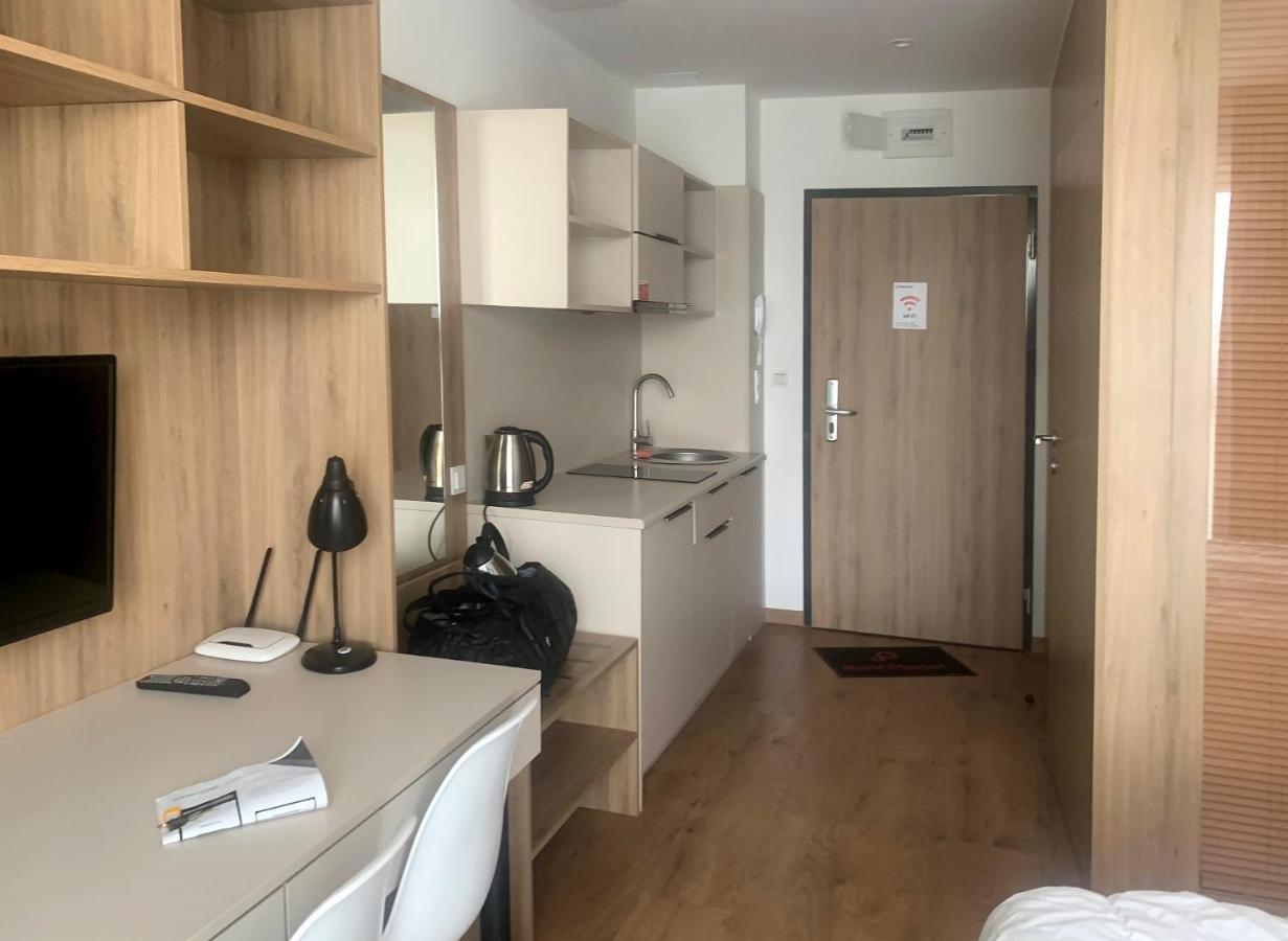 404 Rooms Wolska Apartament Βαρσοβία Εξωτερικό φωτογραφία